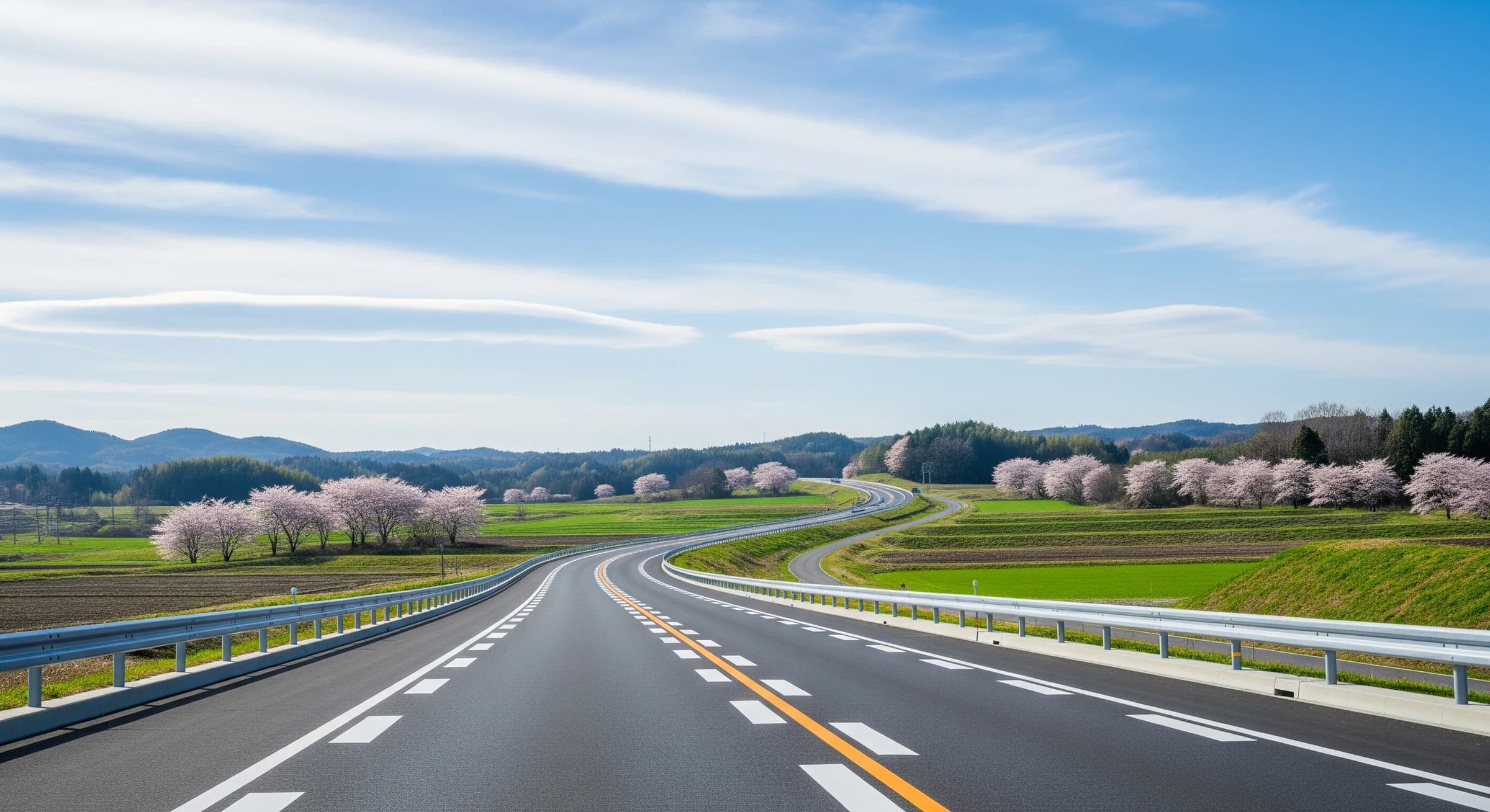 春の高速道路、地域から全国へ続く運送ルート